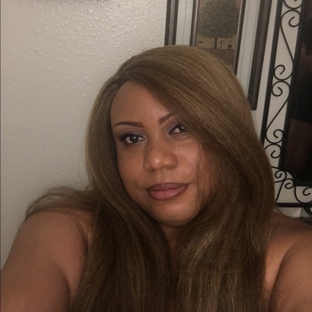 Meet your Posher, Antionette